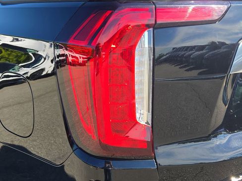 Used 2021 GMC Yukon Denali image 13