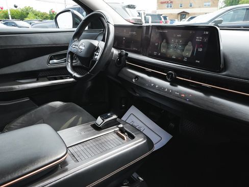 Used 2023 Nissan Ariya AWD image 48