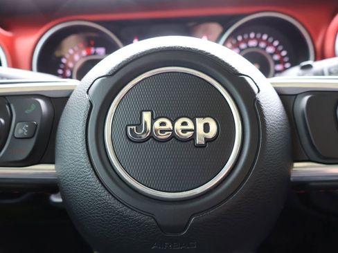 Used 2022 Jeep Wrangler Unlimited Rubicon w/ Cold Weather Group AWD/4WD image 27