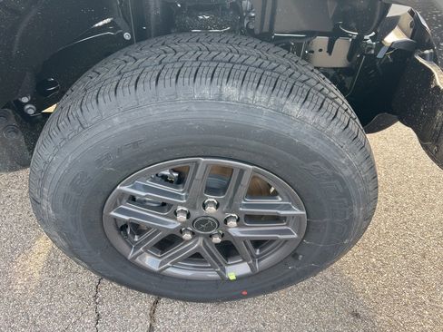 New 2026 Jeep Gladiator Sport image 9