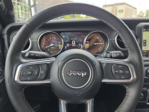 Used 2023 Jeep Wrangler Unlimited Sahara w/ Cold Weather Group AWD/4WD image 18