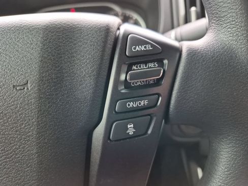 Used 2025 Nissan Frontier SV w/ Tow Package RWD image 23