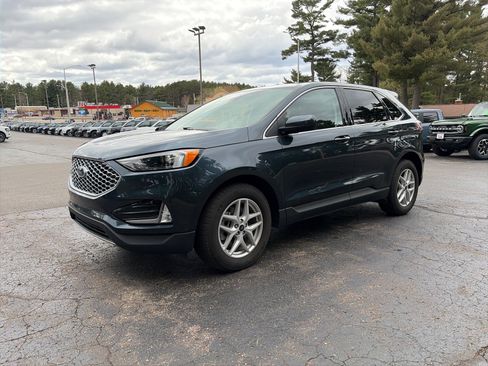 Used 2024 Ford Edge SEL w/ Convenience Package AWD/4WD image 3