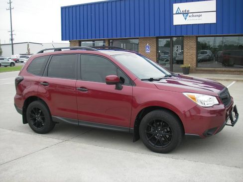 Used 2015 Subaru Forester 2.5i Premium AWD/4WD image 3