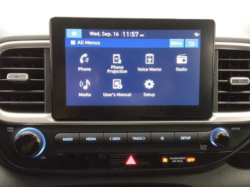 Used 2025 Hyundai Venue SE FWD image 25