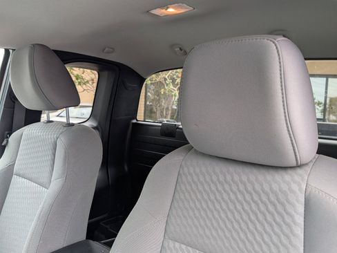 Used 2022 Toyota Tacoma SR RWD image 3