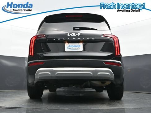 Used 2022 Kia Telluride LX FWD image 31