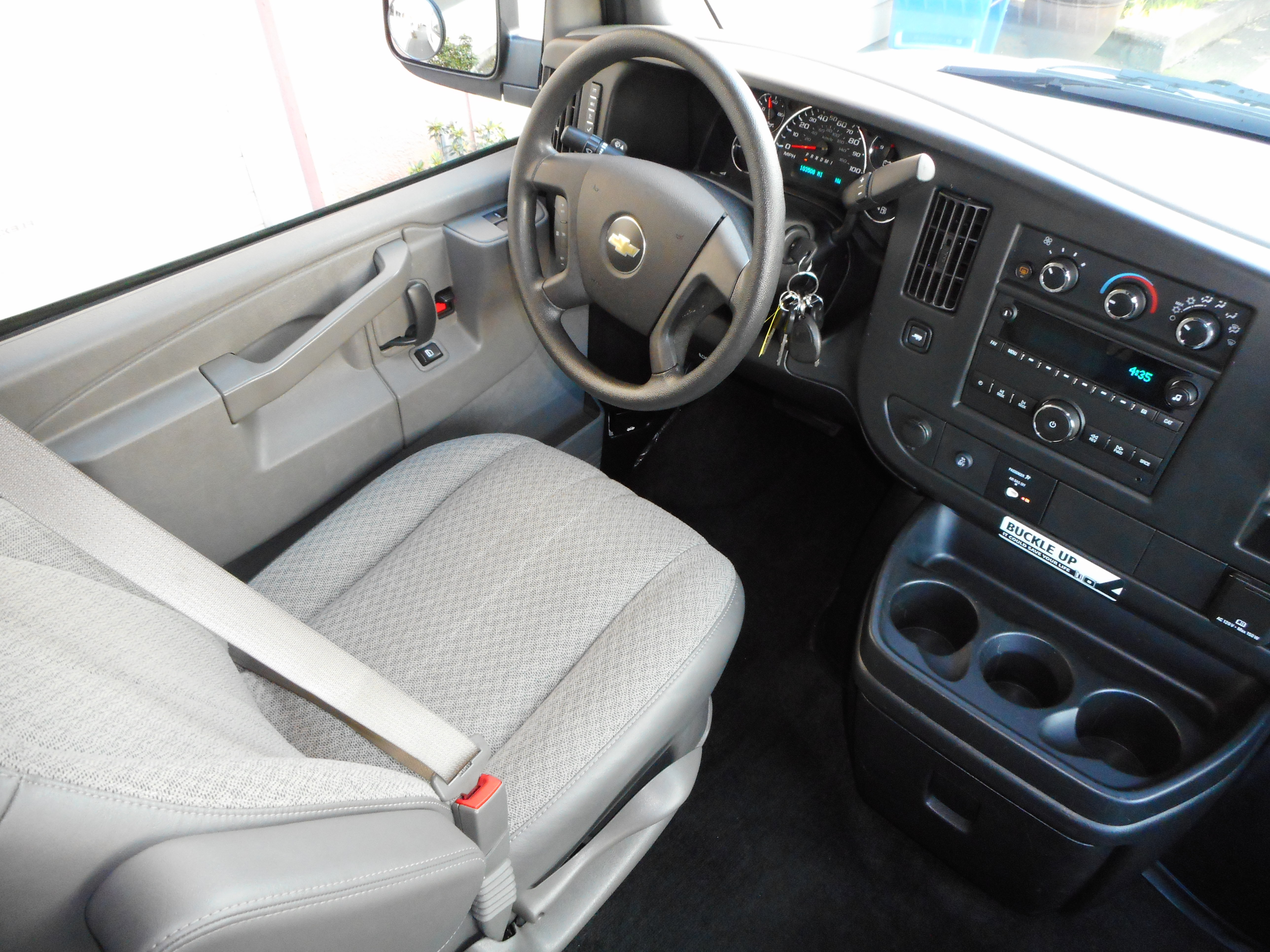 Used 2017 Chevrolet Express 3500 LT w/ LT Preferred Equipment Group RWD image 26