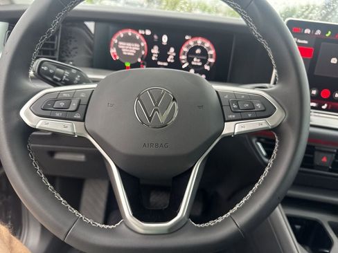 New 2026 Volkswagen Tiguan SE AWD/4WD image 18