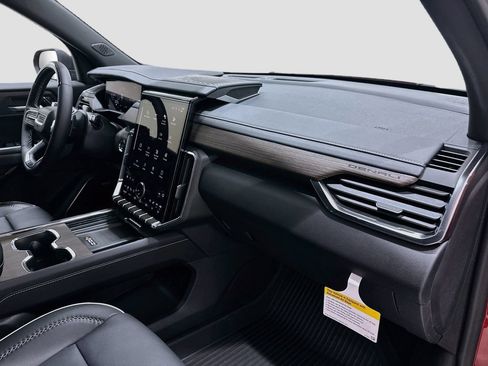 New 2026 GMC Acadia Denali w/ Super Cruise Package FWD image 30