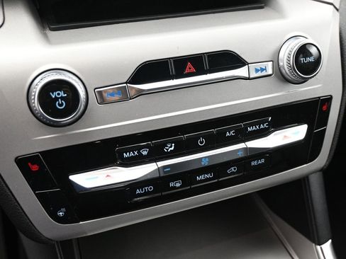 Certified 2023 Ford Explorer XLT w/ Equipment Group 202A image 17