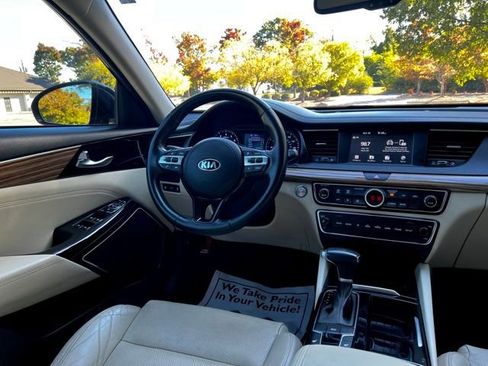 Used 2019 Kia Cadenza Premium FWD image 33