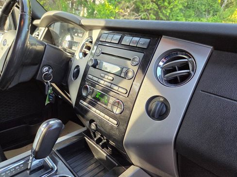 Used 2014 Ford Expedition Limited AWD/4WD image 23