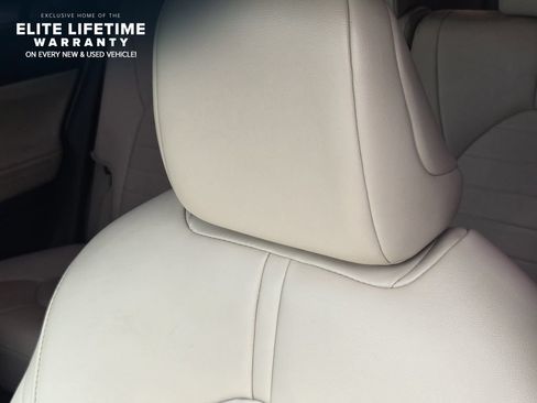 Used 2023 Toyota Highlander XLE AWD/4WD image 14