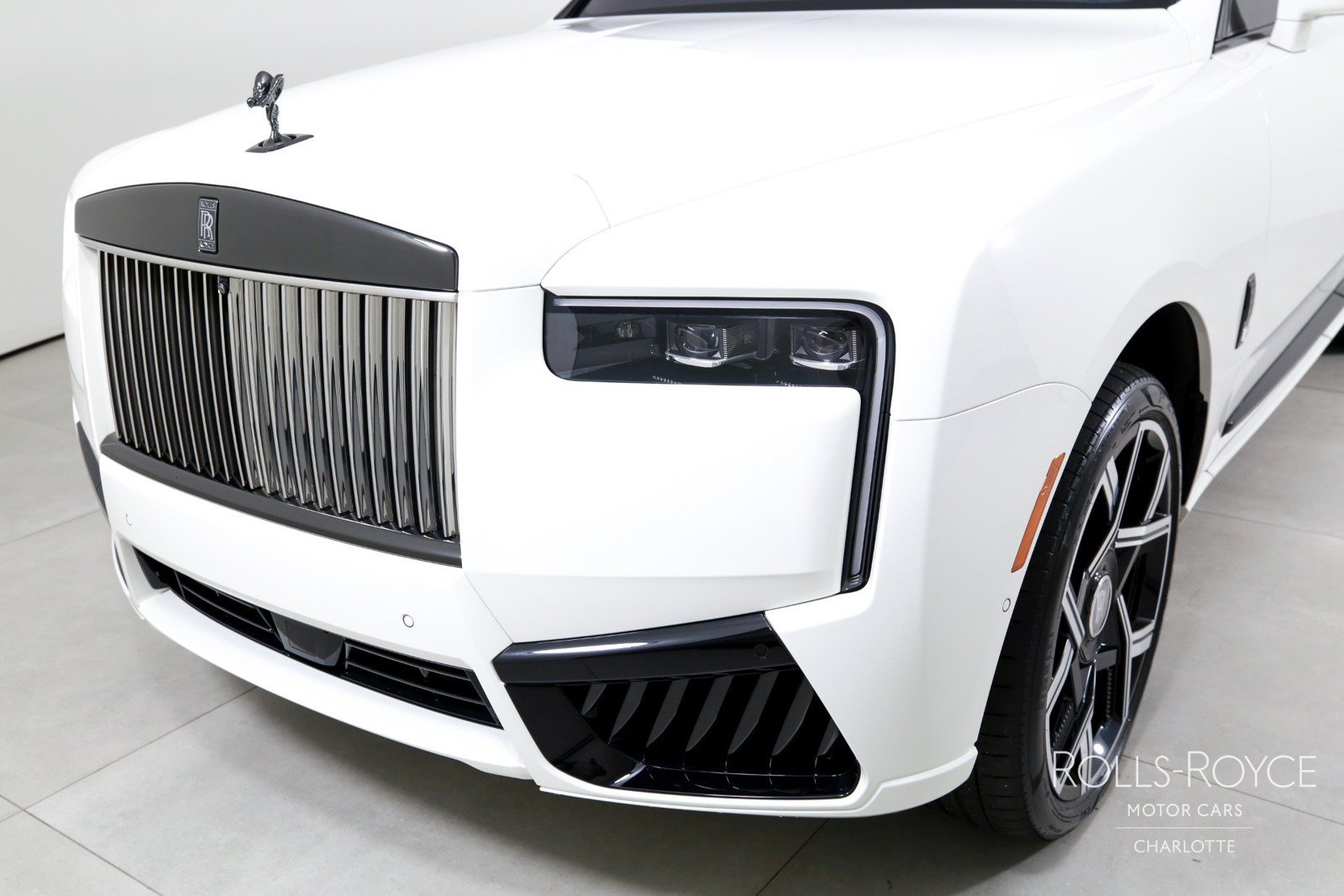 Certified 2025 Rolls-Royce Cullinan Black Badge AWD/4WD image 43