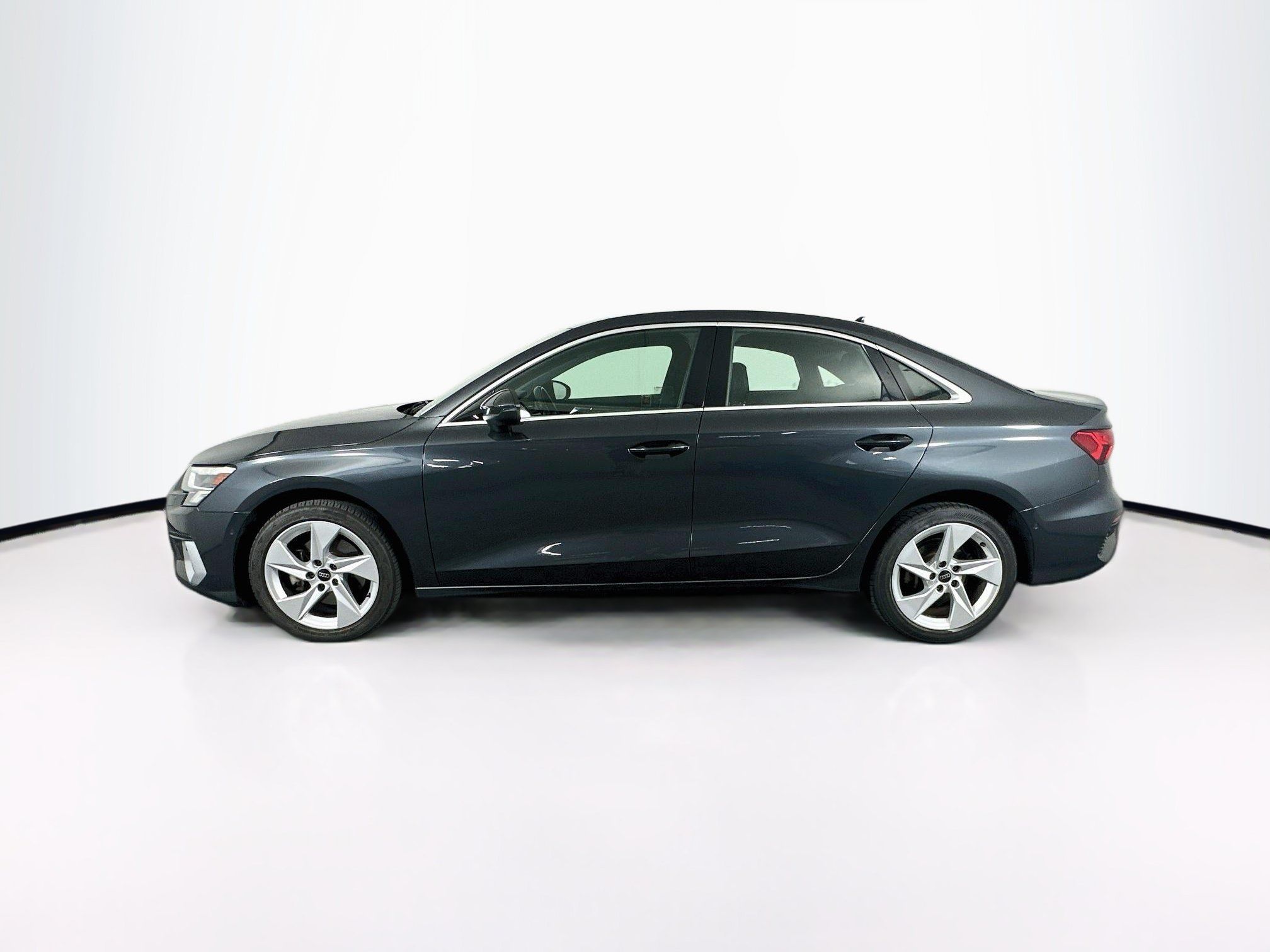 Used 2024 Audi A3 2.0T Premium FWD image 4