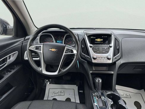 Used 2017 Chevrolet Equinox LT FWD image 16