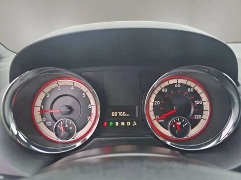 Used 2018 Dodge Grand Caravan SXT FWD image 16