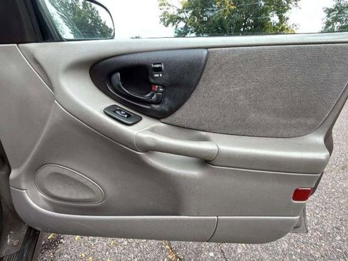 Used 2002 Chevrolet Malibu LS image 8