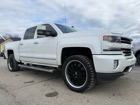 Used 2017 Chevrolet Silverado 1500 LTZ Z71 w/ LTZ Plus Package AWD/4WD image 11