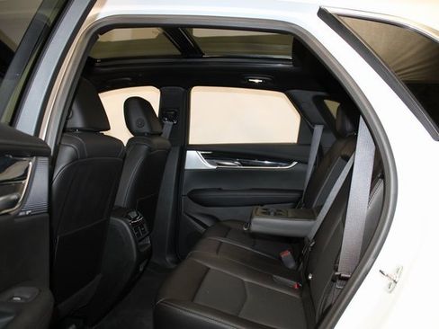 Used 2025 Cadillac XT5 Premium Luxury image 10