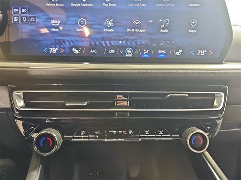 Certified 2024 Chevrolet Traverse LT image 30