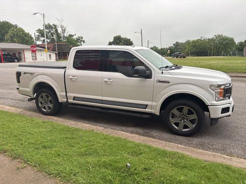 Used 2018 Ford F150 XLT w/ Equipment Group 302A Luxury AWD/4WD image 8