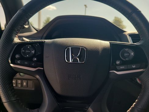 Certified 2024 Honda Passport Black Edition image 13