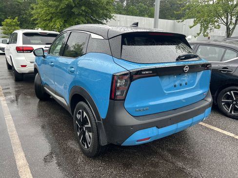 Certified 2025 Nissan Kicks SR FWD image 2