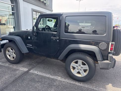 Used 2015 Jeep Wrangler Sport w/ Quick Order Package 24S AWD/4WD image 5
