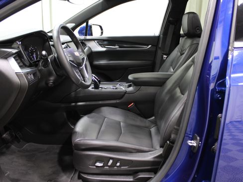 Certified 2023 Cadillac XT5 Premium Luxury image 3