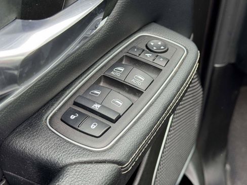 Used 2023 RAM 1500 Laramie AWD/4WD image 17