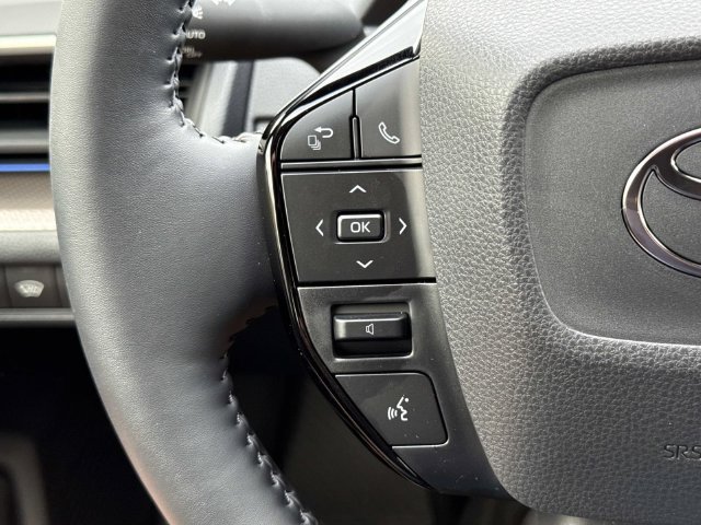 Used 2027 Toyota Prius XLE FWD image 25