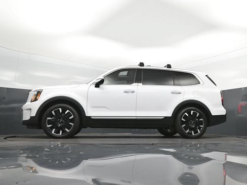 Used 2024 Kia Telluride SX w/ Towing Package FWD image 39