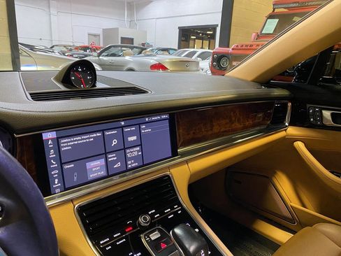 Used 2020 Porsche Panamera 4S image 20