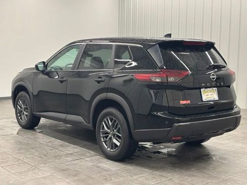 Used 2024 Nissan Rogue S FWD image 4
