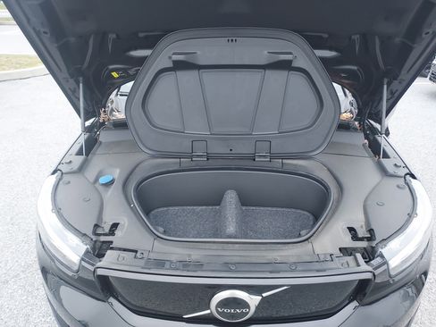 Used 2021 Volvo XC40 P8 Recharge image 30