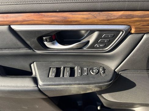 Used 2022 Honda CR-V Touring image 17