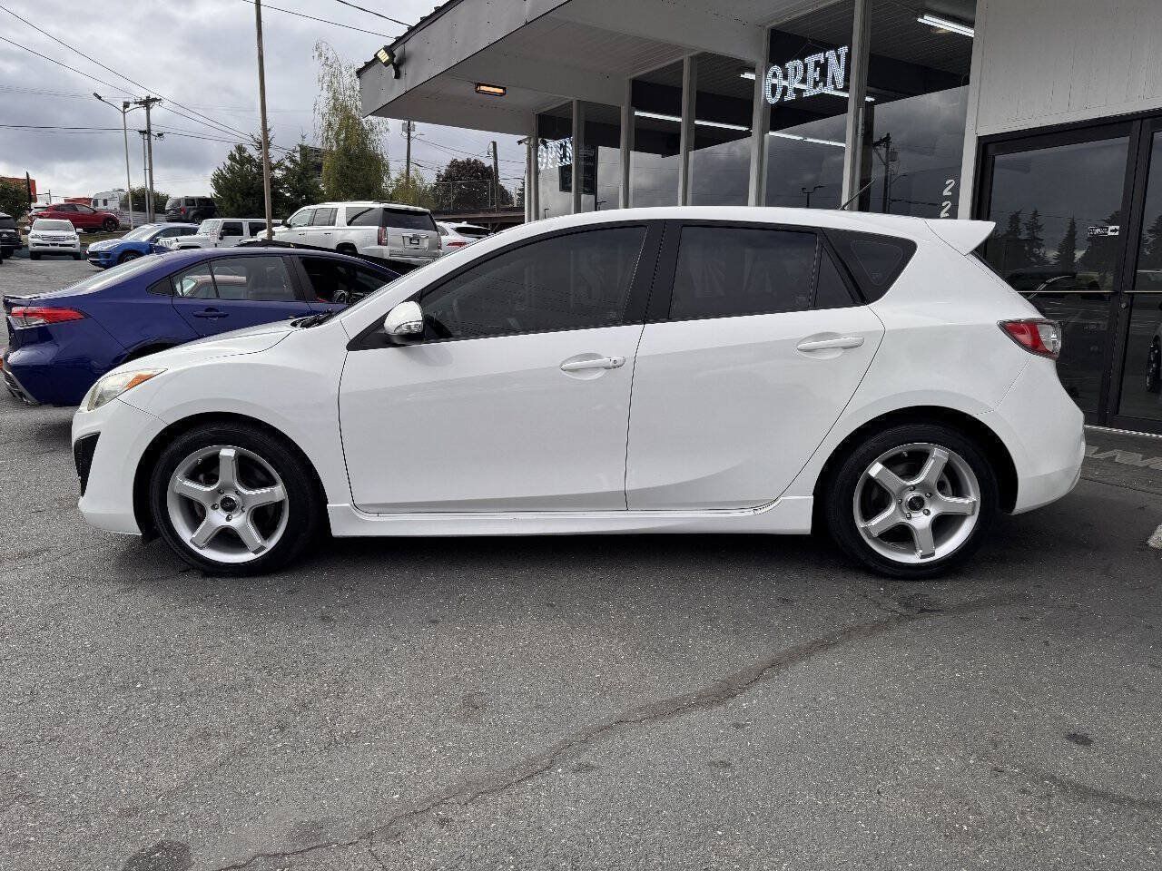 Used 2010 MAZDA MAZDA3 s Grand Touring FWD image 2