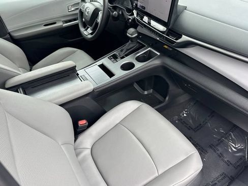 Certified 2026 Toyota Sienna XLE FWD image 21