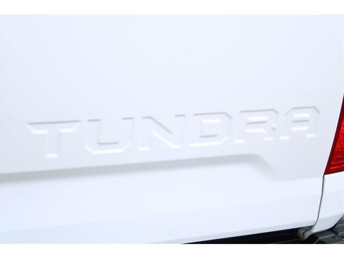 Used 2018 Toyota Tundra SR5 w/ SR5 Upgrade Package RWD image 37