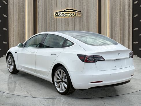 Used 2018 Tesla Model 3 Mid Range image 5