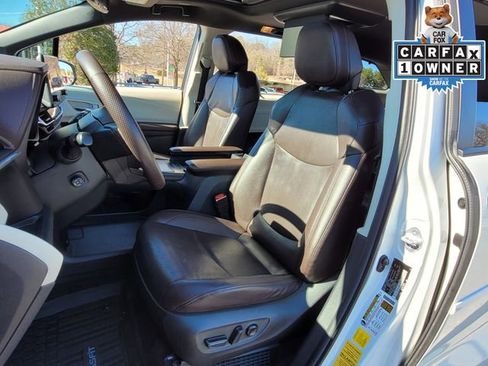 Used 2022 Toyota Sienna Platinum image 10