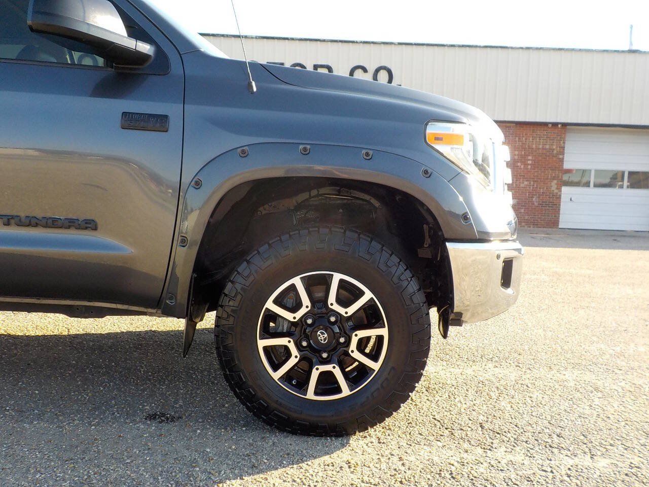 Used 2018 Toyota Tundra Limited w/ Limited Premium Package AWD/4WD image 10