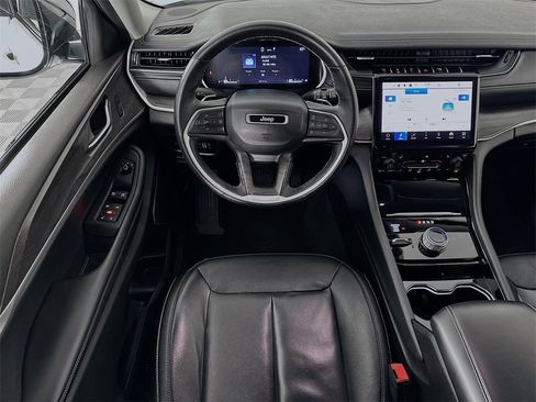 Used 2022 Jeep Grand Cherokee L Limited image 28