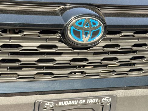 Used 2022 Toyota RAV4 XLE w/ Convenience Package AWD/4WD image 12