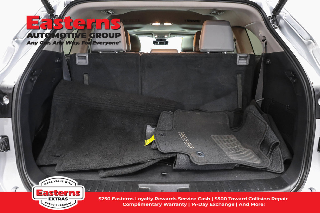 Used 2021 Toyota Highlander XLE FWD image 10