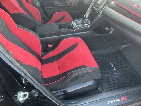 Used 2018 Honda Civic Type R image 8
