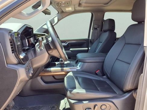 Used 2025 Chevrolet Silverado 1500 LT Trail Boss w/ Convenience Package II AWD/4WD image 22