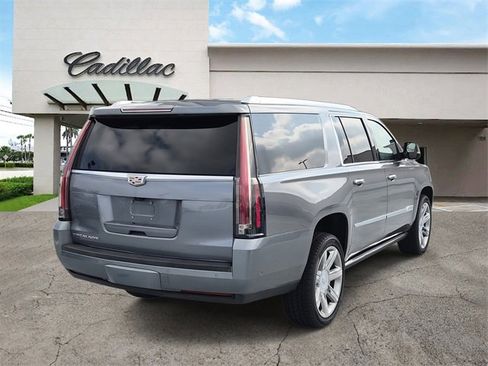 Used 2020 Cadillac Escalade ESV Premium Luxury image 5